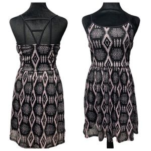 NO BOUNDARIES black and pink triangle dress